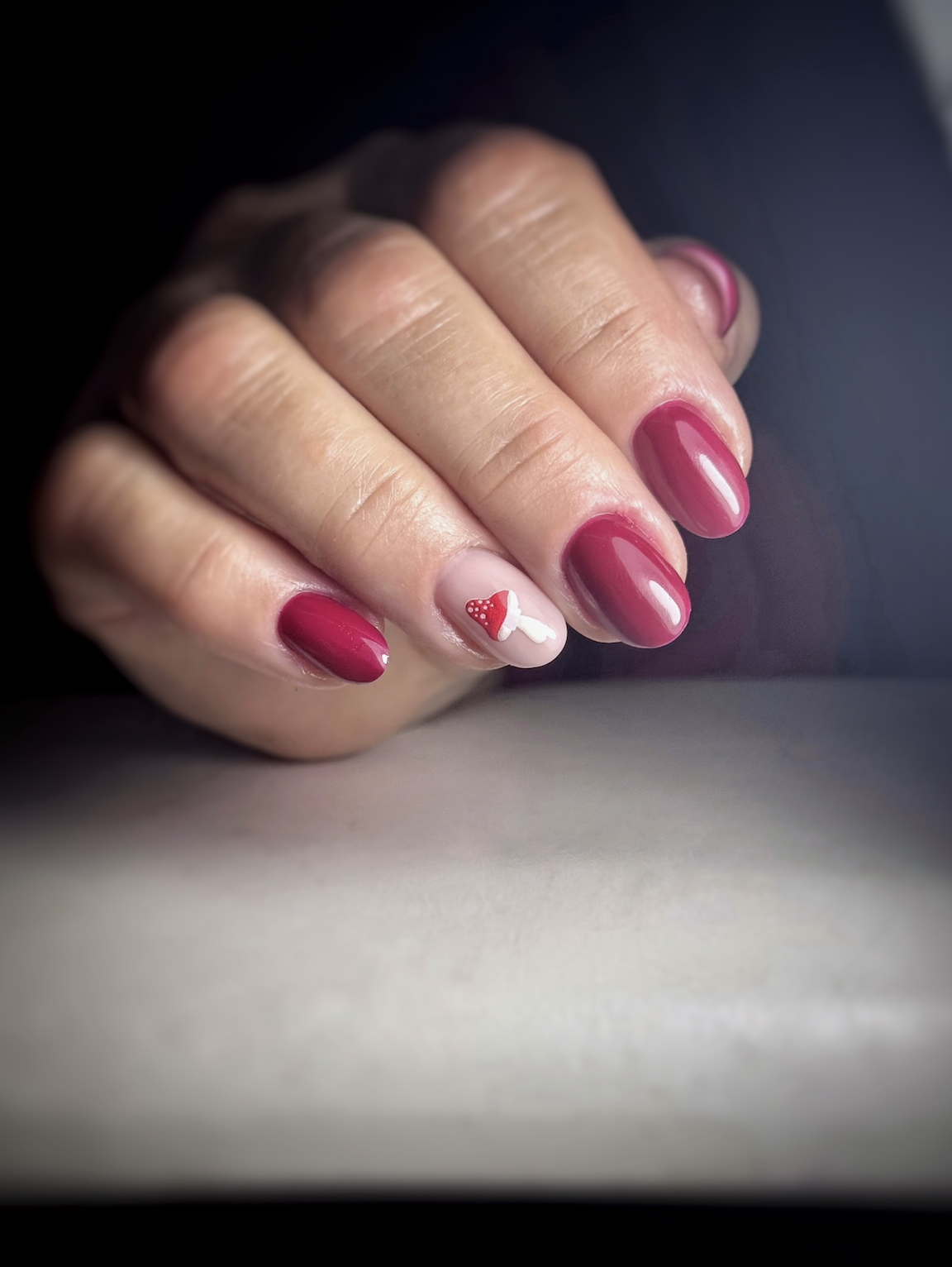 Stylizacja paznokci - elegancki róż